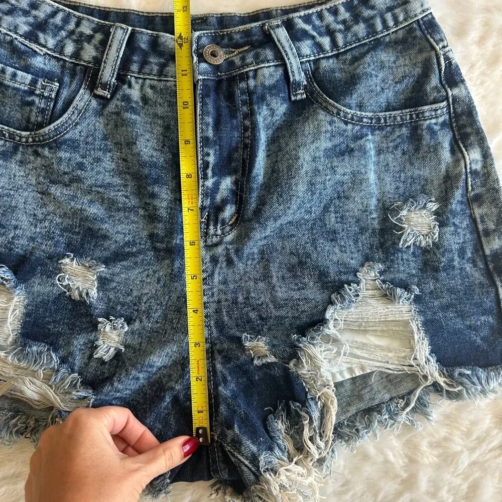 EUC Distressed Denim High-Waisted Cutoff Jean Shorts‎ Size Small